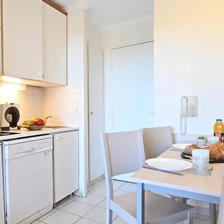 Apartment Village Cap Esterel - L'esquinade-104 By Interhome